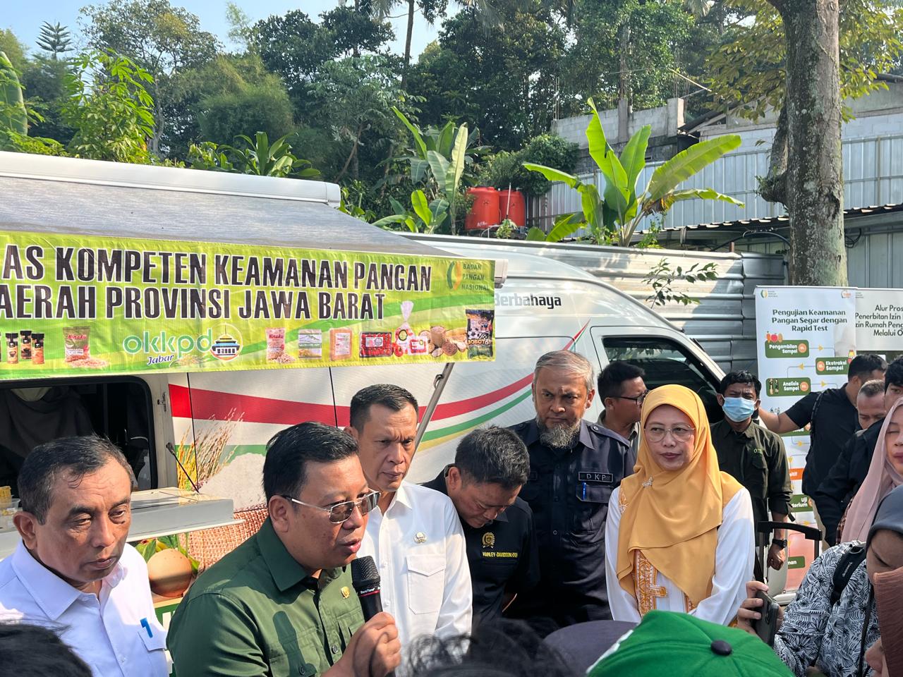 DKP Dampingi Badan Pangan Nasional dan Wakil Bupati Jaro Ade Tinjau Dapur Makan Bergizi Gratis (MBG)