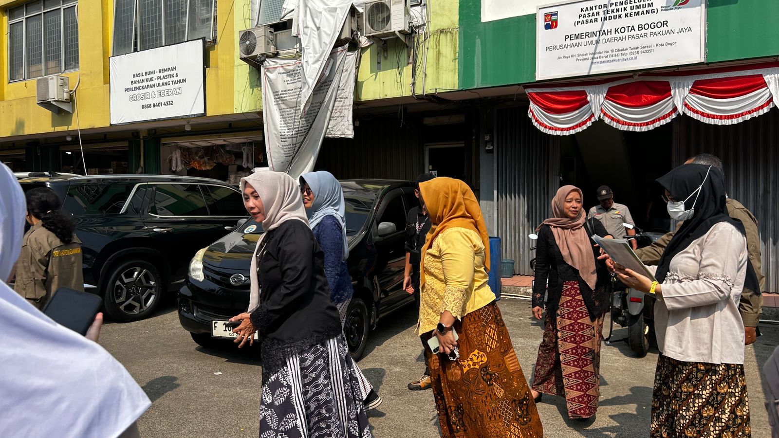 Perkuat Keamanan Pangan, DKPP Kota Bogor dan DKP Kabupaten Bogor Gelar Pengawasan Bersama di Pasar TU Kemang